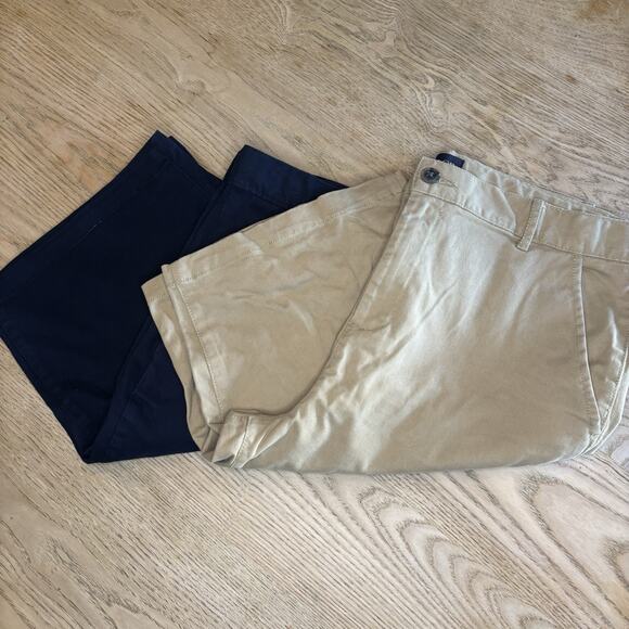 2 Pack NWOT Children’s Place Boys School Uniform Shorts 16 Husky Navy Khaki Prep - Picture 1 of 8